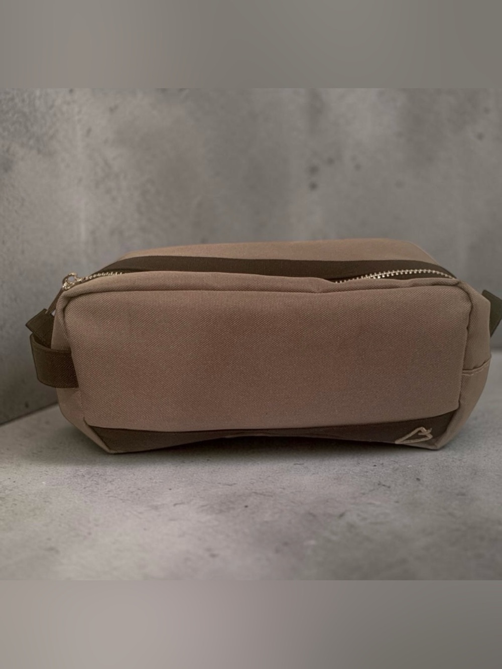 Steve Madden Toiletry Bag for Men & Women.